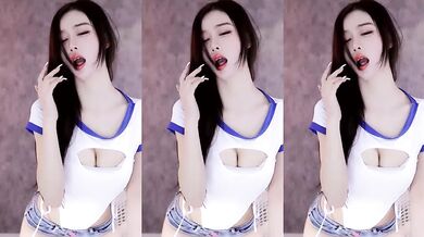 《顶级✅网红私拍✅泄密》万元私人定制斗鱼舞蹈区标杆颜值身材天花板极品女神【艾可乐】劲曲BGM裸舞各种高潮脸极限挑逗 (4)